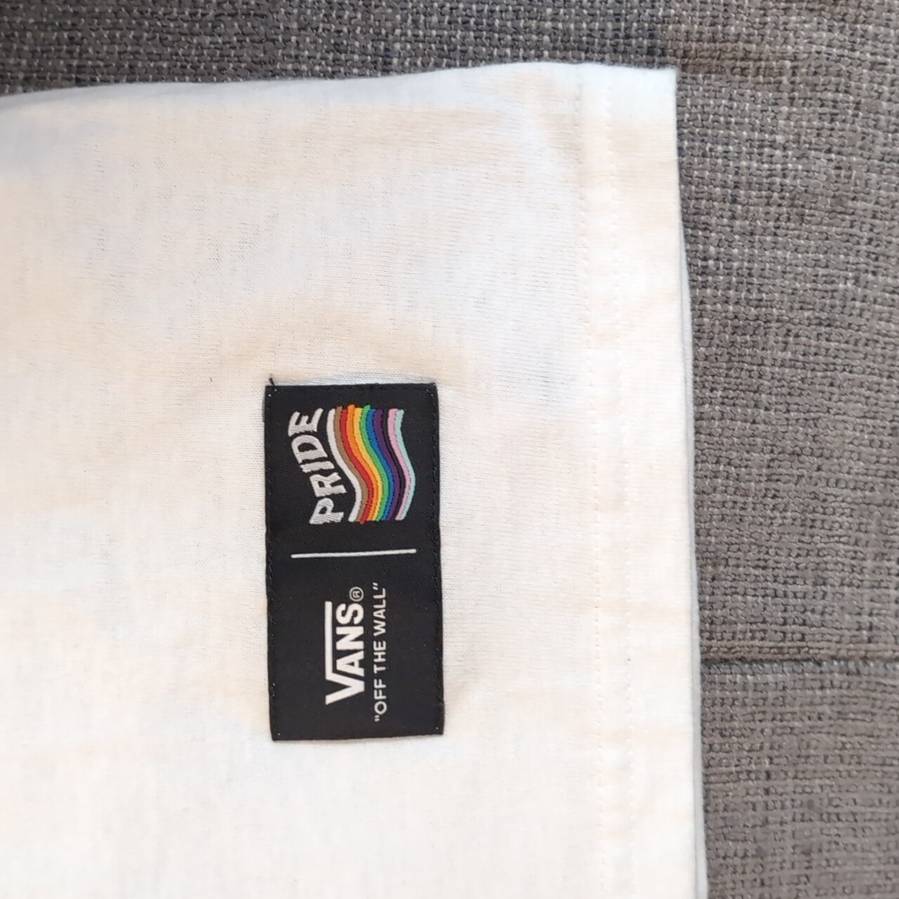 Vans - 2023 Pride T-shirt - Picture 6 of 6